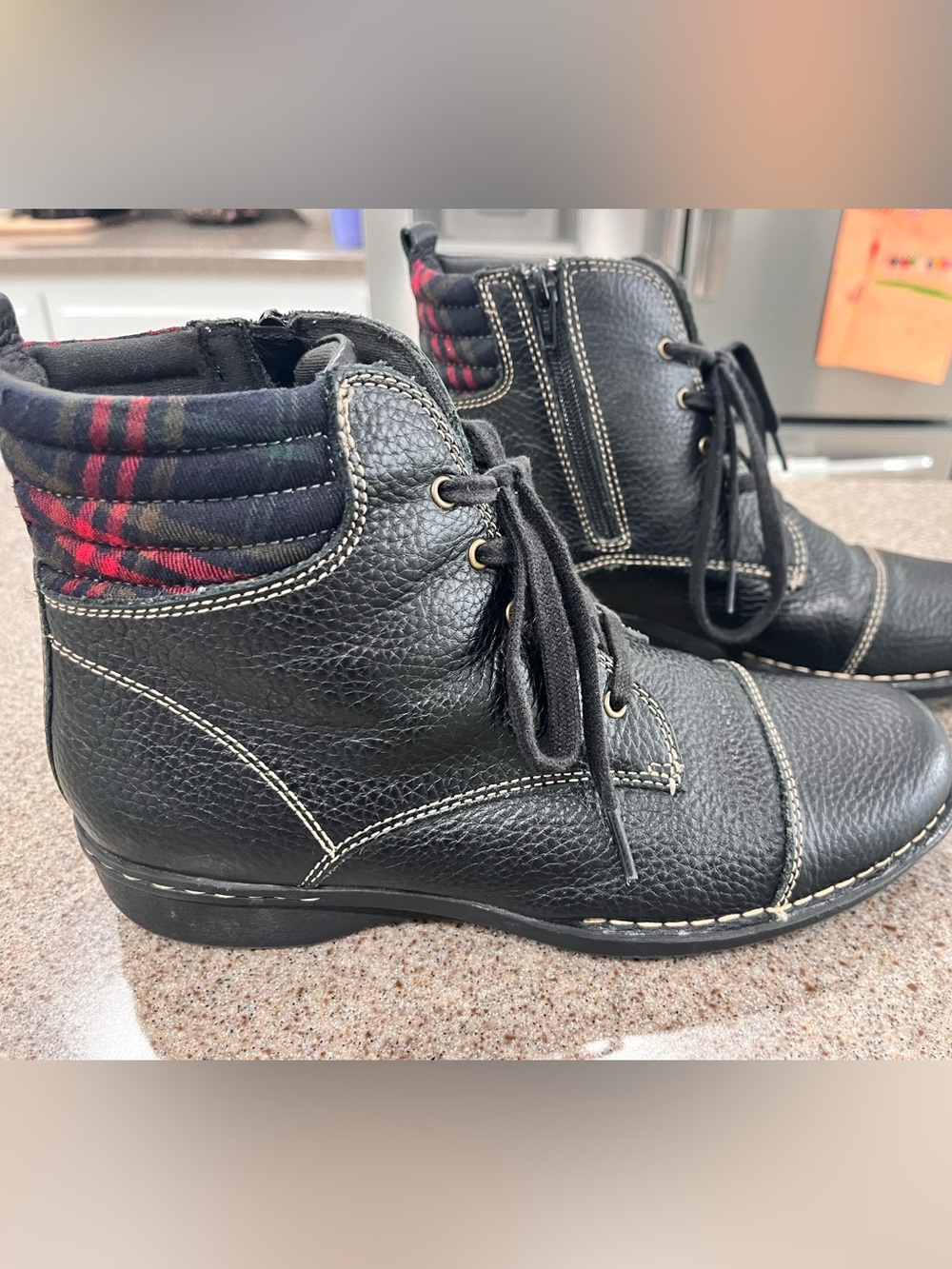 Clark’s Plaid Whistle Bea Black Pebble Leather Ankle Boots Booties Women’s 9